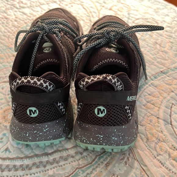 Women’s size 8 mesh walking shoes - Picture 3 of 6